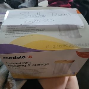 Breast milk storage containers